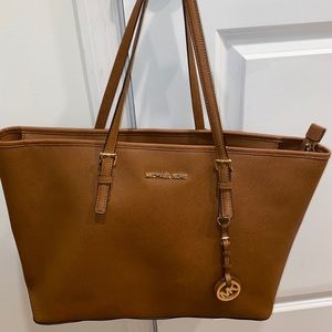 Jet Set Travel Medium Top-Zip Tote Bag